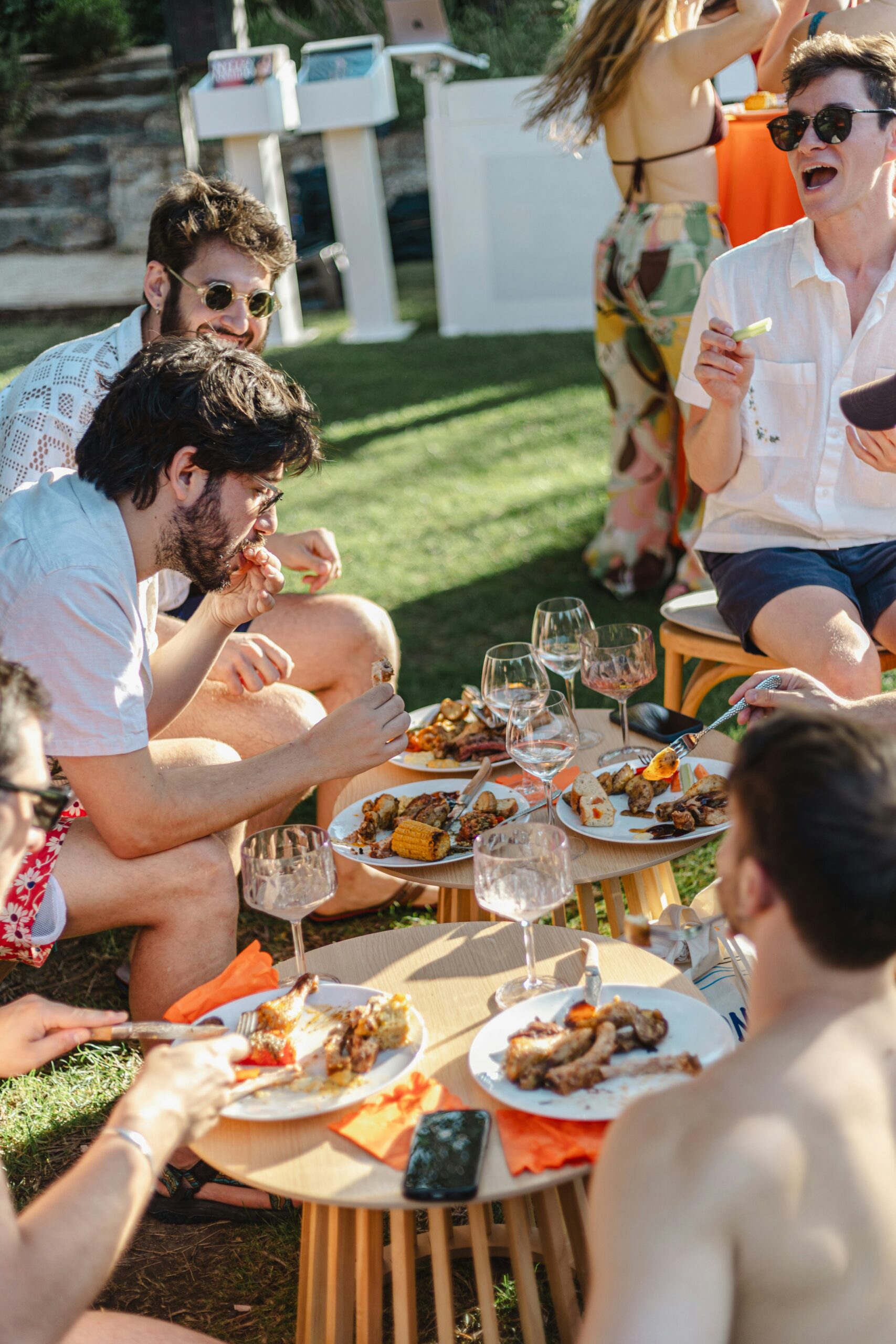 Key Steps for Hosting an Unforgettable Outdoor Gathering